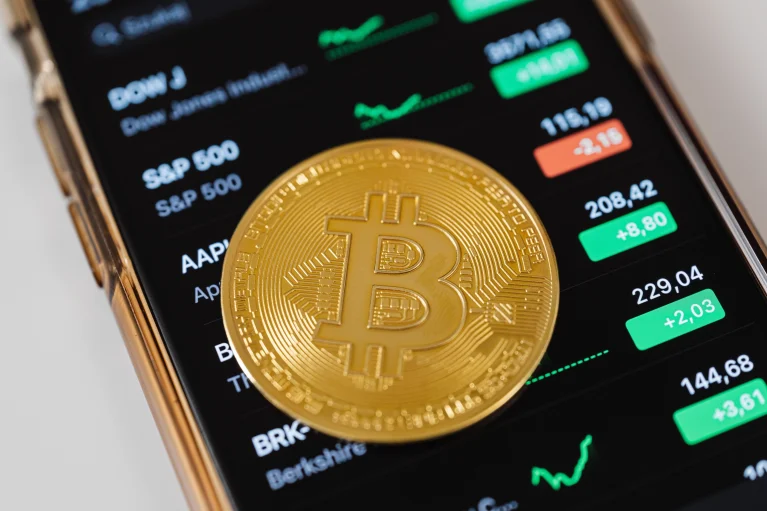 Cómo Comprar Bitcoin desde el Celular con Seguridad: Guía para Principiantes