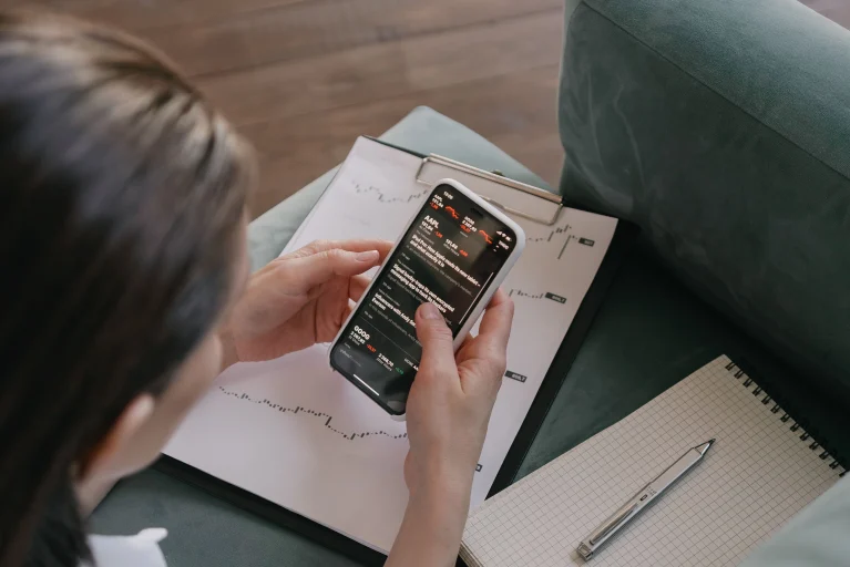 Cómo Funciona el Rebalanceo Automático de Cartera en los Apps de Robo-Advisor