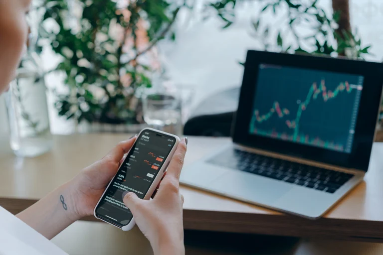 Fondos de Índice (ETFs) por el App: Cómo Funciona y Si Vale la Pena